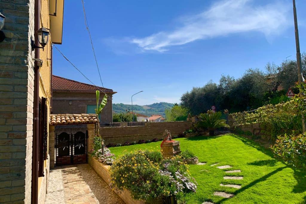 Flowery House Miglianico ภายนอก รูปภาพ